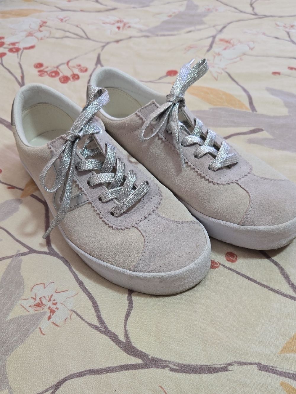 Vans White/grey Suede Sneaker with Silver Laces